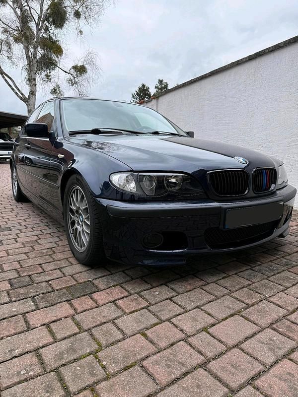 Usata BMW 318 143 CV (105 kW) 2003 Blu Berlina