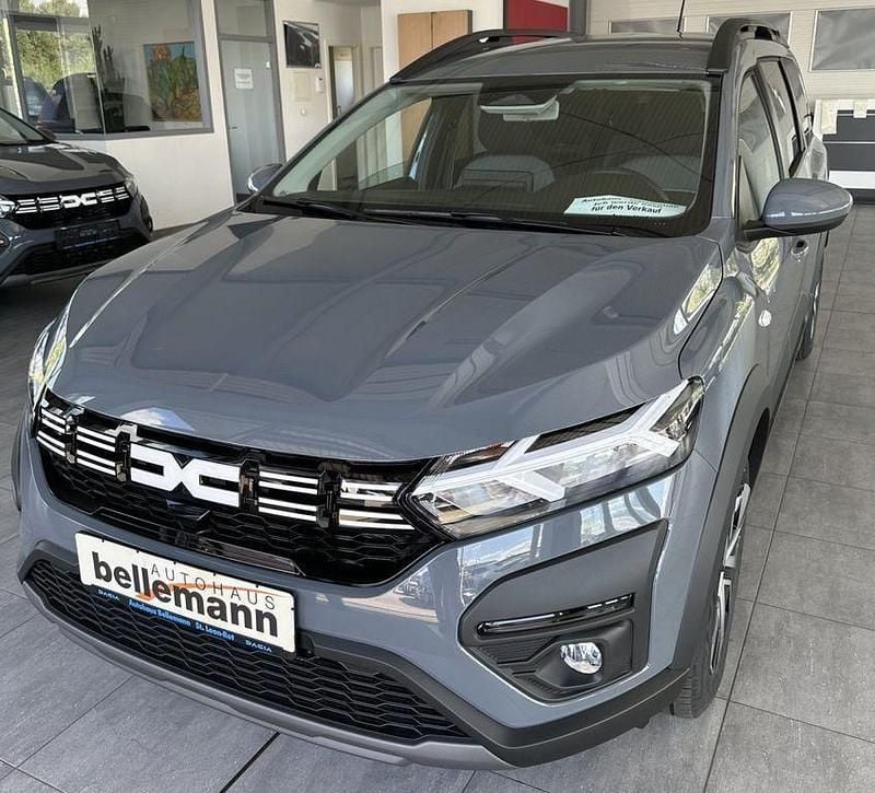Neu Dacia Jogger Expression 140 PS (102 kW) 2025 Grau Van / Kleinbus
