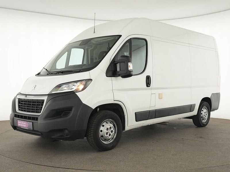 Gebraucht Peugeot Boxer Avantage 140 PS (102 kW) 2021 Weiss Van