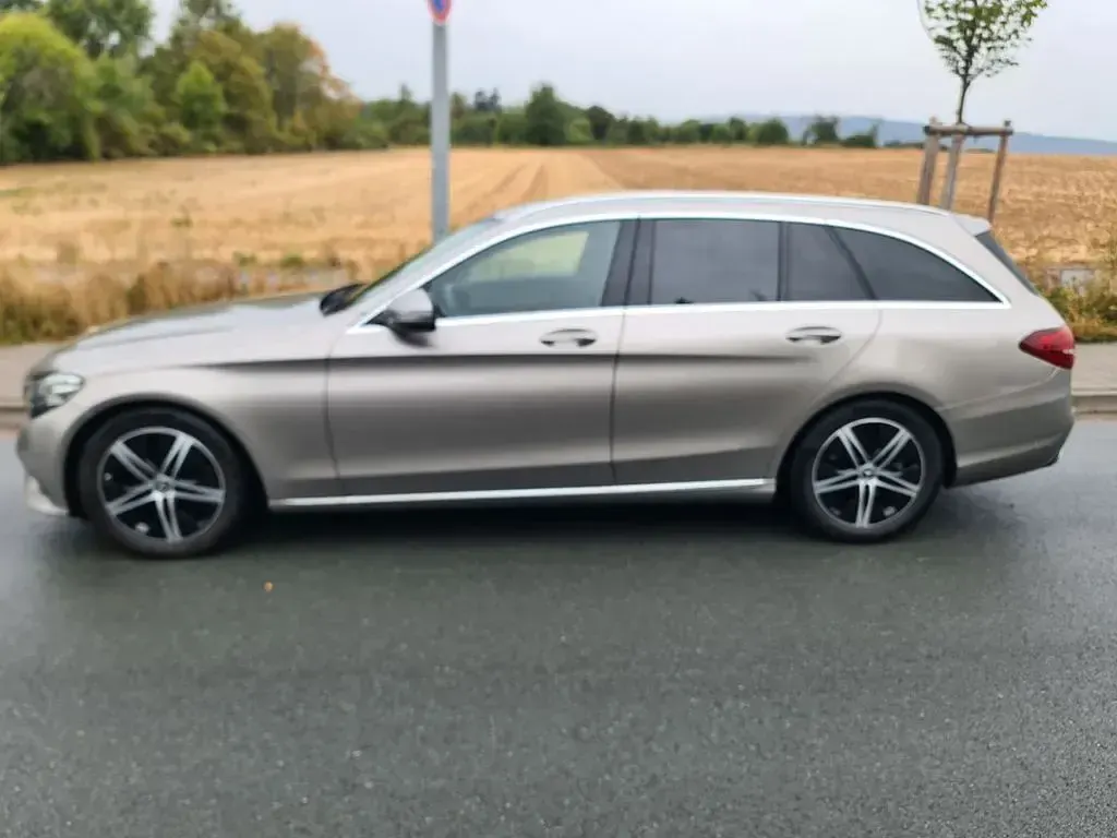Gebraucht Mercedes C220 194 PS (142 kW) 2020 Beige Limousine