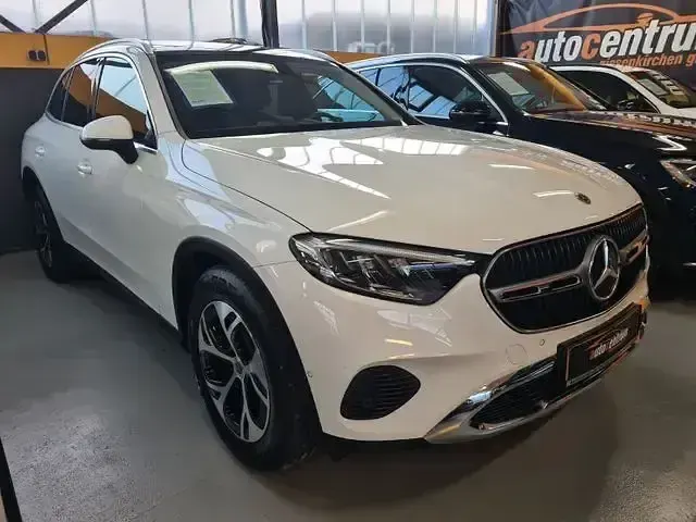 Gebraucht Mercedes GLC220 197 PS (144 kW) 2023 Weiß SUV