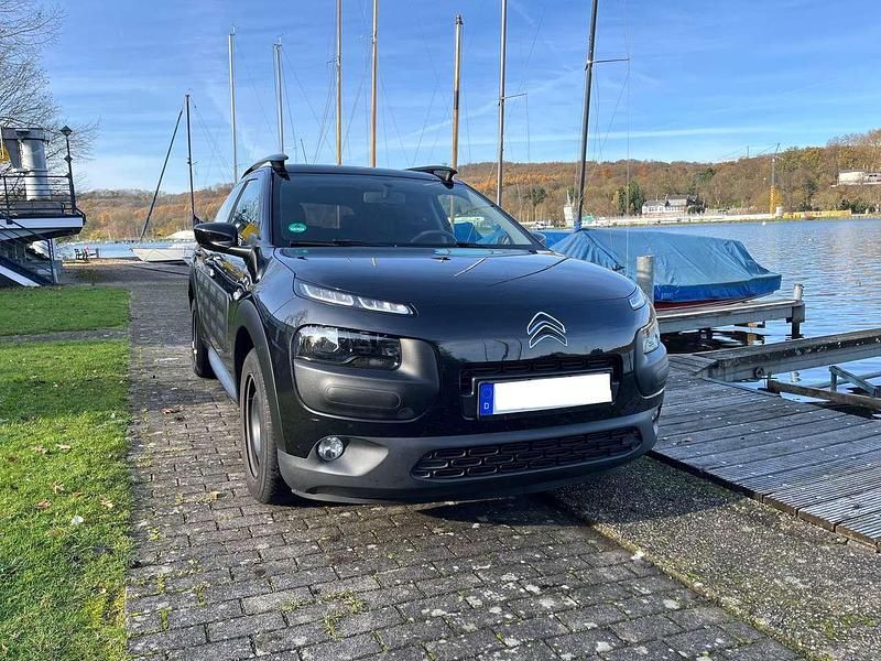 Gebraucht Citroën C4 Cactus 99 PS (72 kW) 2017 Schwarz Kleinwagen