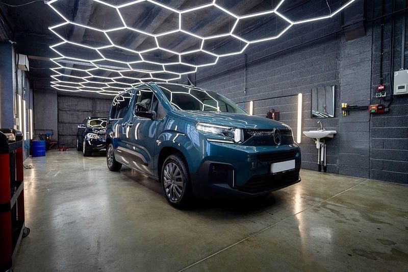 Gebraucht Citroën Berlingo Feel 110 PS (80 kW) 2024 Blau Van / Kleinbus