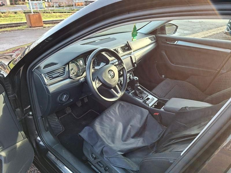 Gebraucht Skoda Superb Style 190 PS (139 kW) 2017 Schwarz Kombi