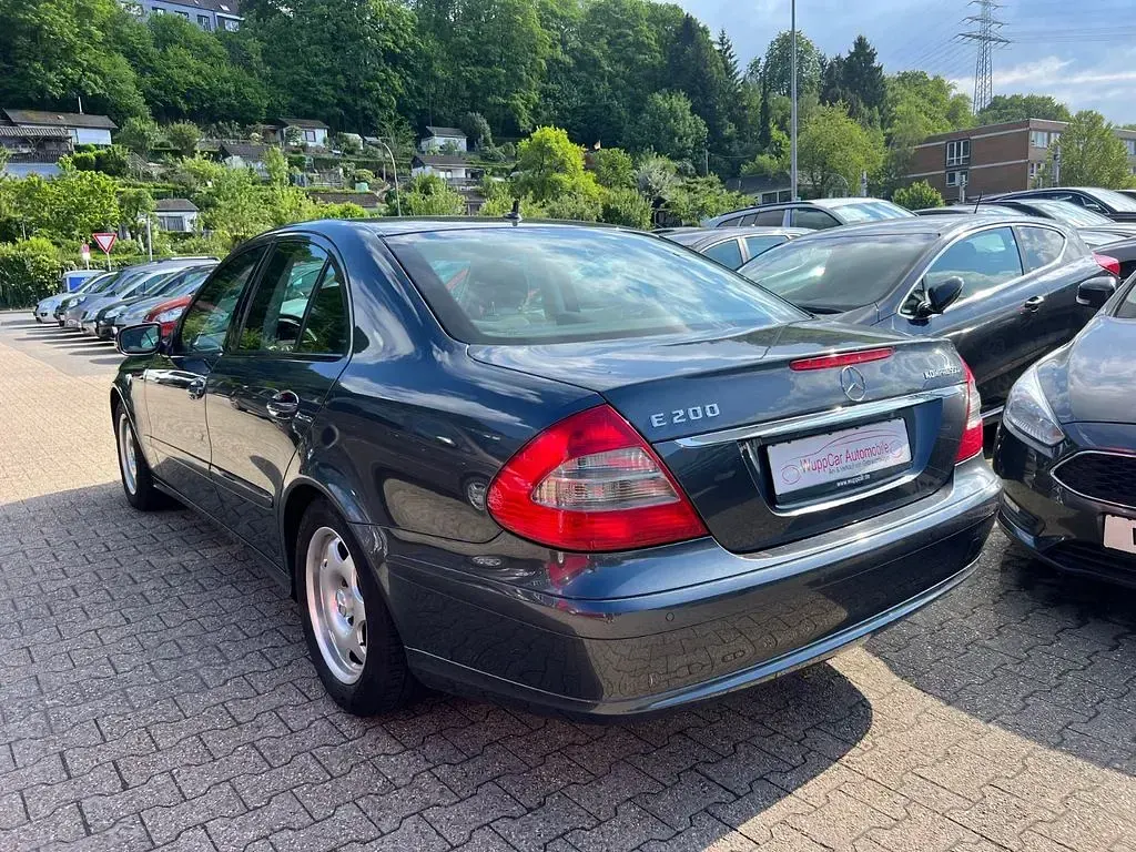 Gebraucht Mercedes E200 184 PS (135 kW) 2007 Grau Limousine