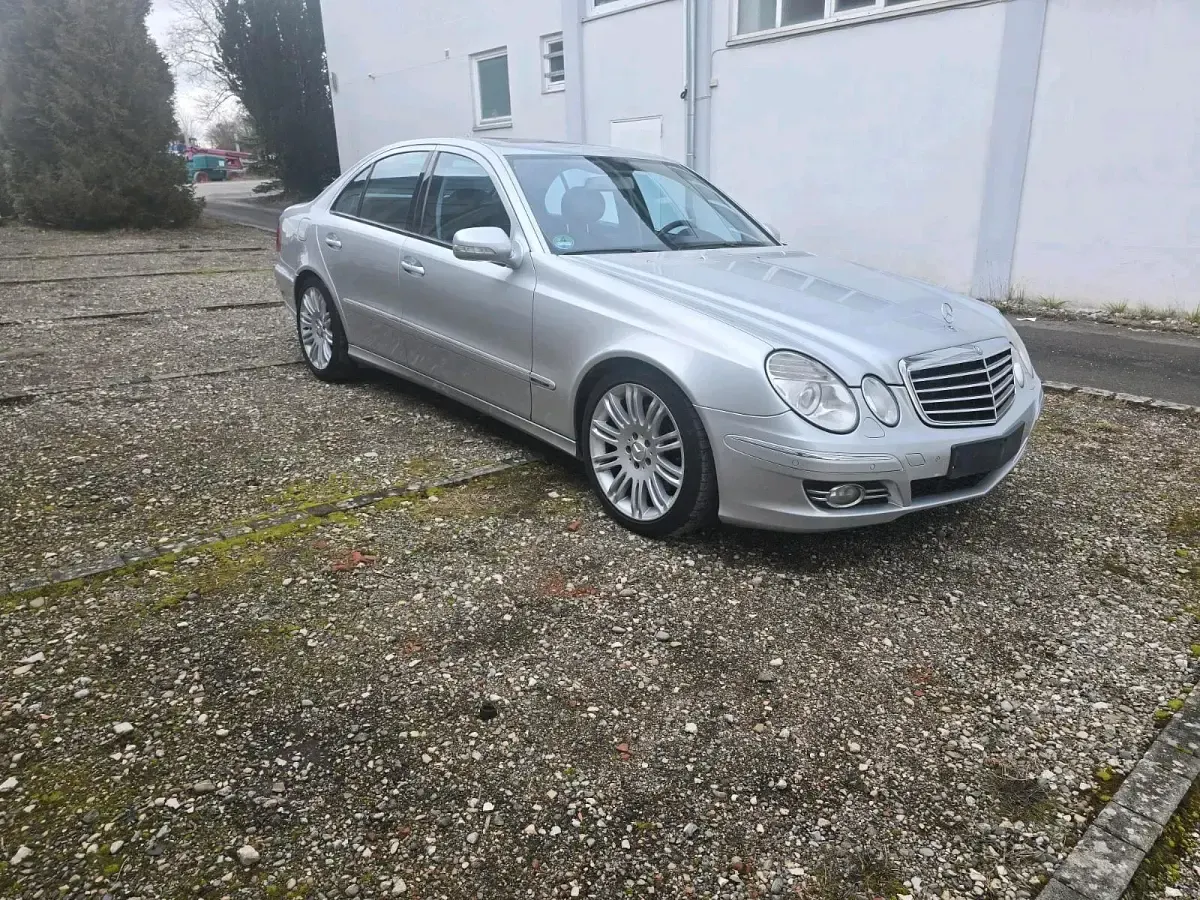 Gebraucht Mercedes E280 190 PS (139 kW) 2007 Silber Limousine
