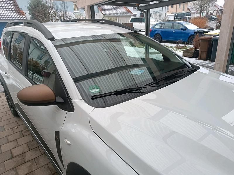 Weiß Gebraucht 2024 Dacia Jogger Van / Kleinbus | 16.450 € (Superpreis) - Bild 1/4