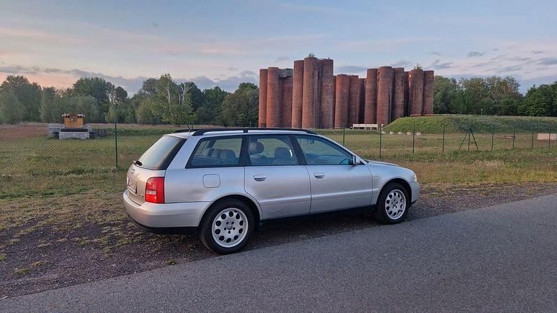 Gebraucht Audi A4 150 PS (110 kW) 2000 Silber Kombi