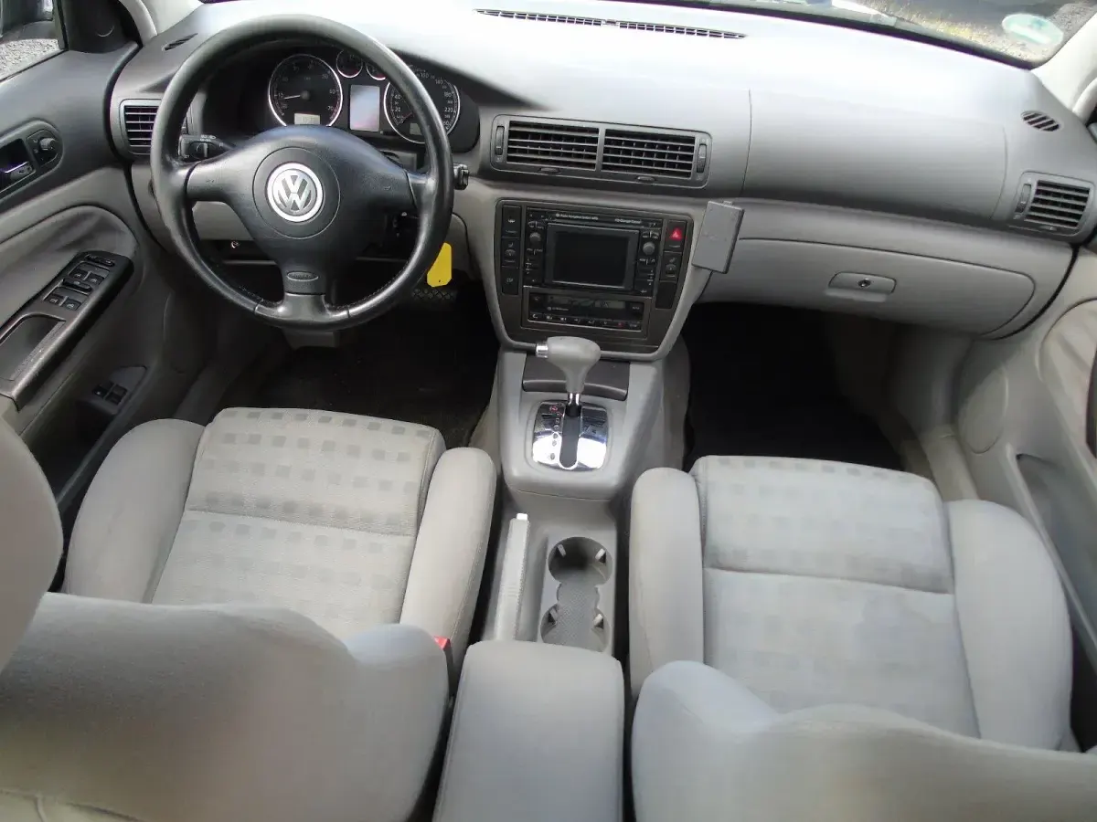 Gebraucht VW Passat 116 PS (85 kW) 2004 Schwarz Kombi