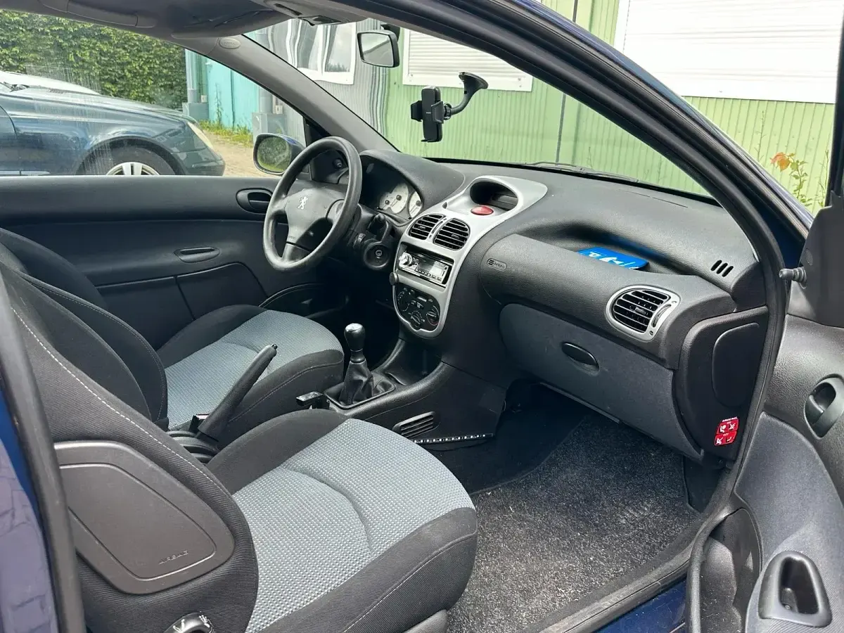 Gebraucht Peugeot 206 75 PS (55 kW) 2002 Blau Kleinwagen