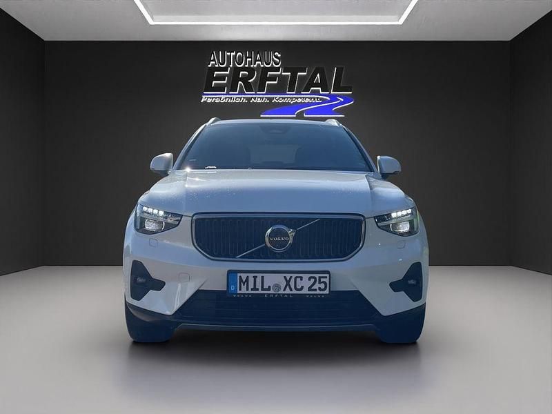 Gebraucht Volvo XC40 Core 163 PS (119 kW) 2024 Weiß SUV