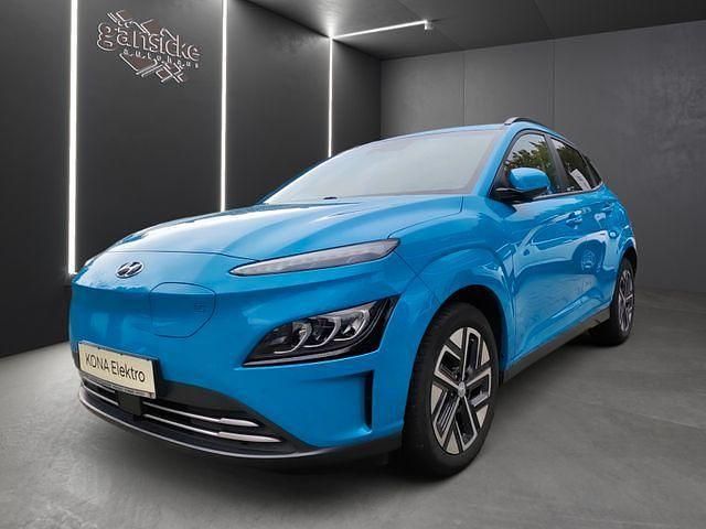 Blau Gebraucht 2021 Hyundai Kona Prime SUV | 22.990 € (Etwas zu teuer) - Bild 1/3