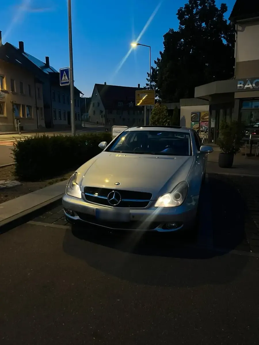 Gebraucht Mercedes CLS320 224 PS (164 kW) 2007 Silber Coupé