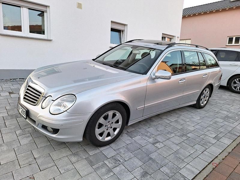 Silber Gebraucht 2009 Mercedes E220 Kombi | 2.750 € (Fairer Preis) - Bild 1/4