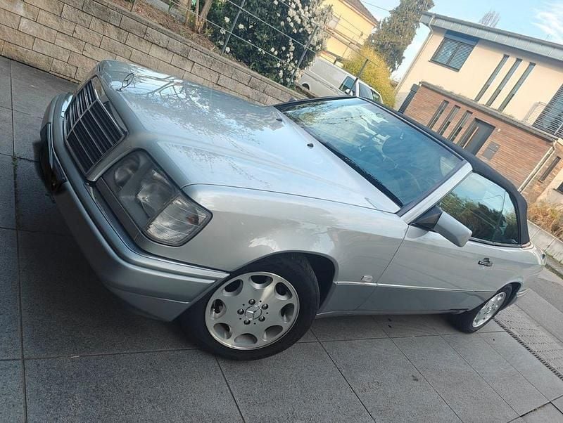 Gebraucht Mercedes E320 220 PS (161 kW) 1996 Silber Cabrio