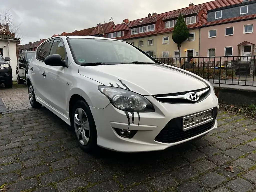 Usado Hyundai i30 Classic 90 CV (66 kW) 2012 Blanco Berlina