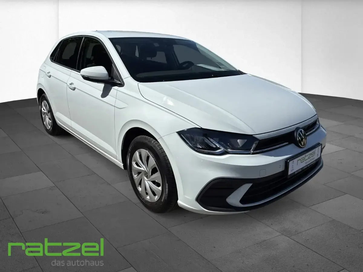 Second-hand VW Polo Life 80 CP (58 kW) 2023 Alb Hatchback