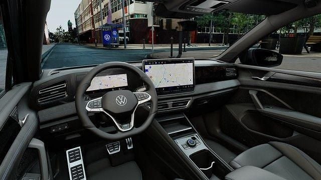 Neu VW Tiguan R-line 150 PS (110 kW) 2025 Delfingrau metallic SUV