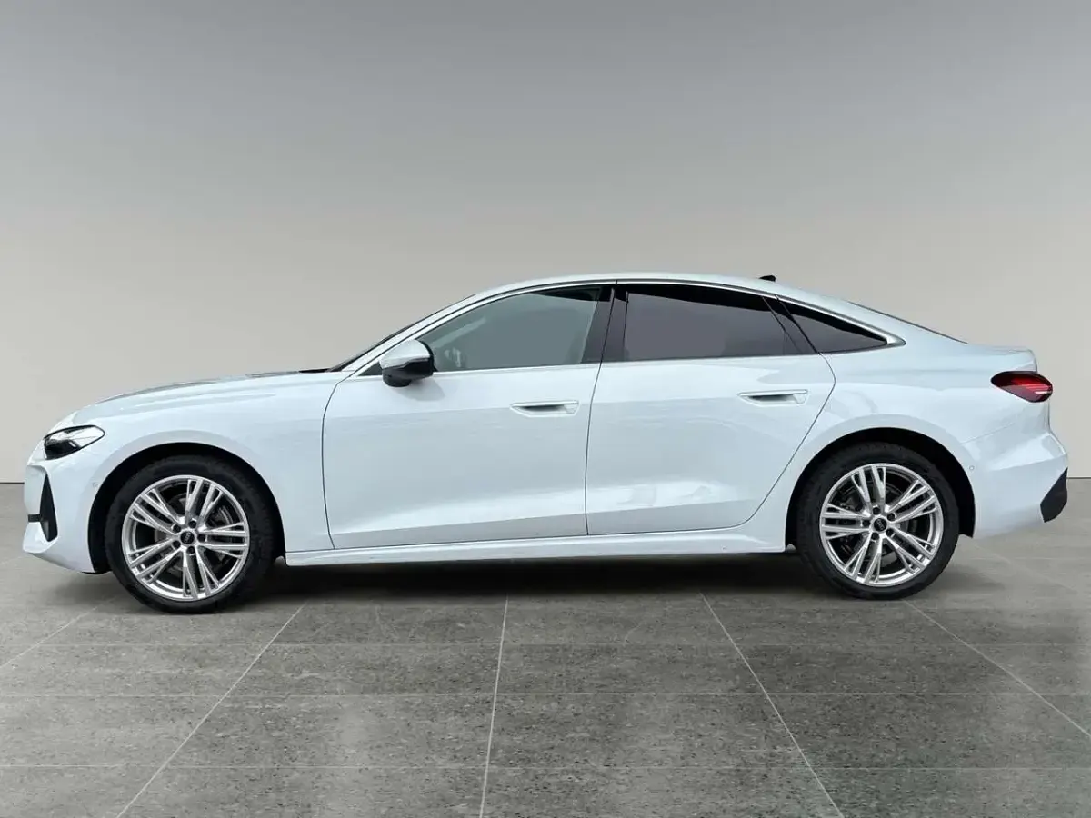 Gebraucht Audi A5 Sport 204 PS (150 kW) 2025 Weiß Limousine