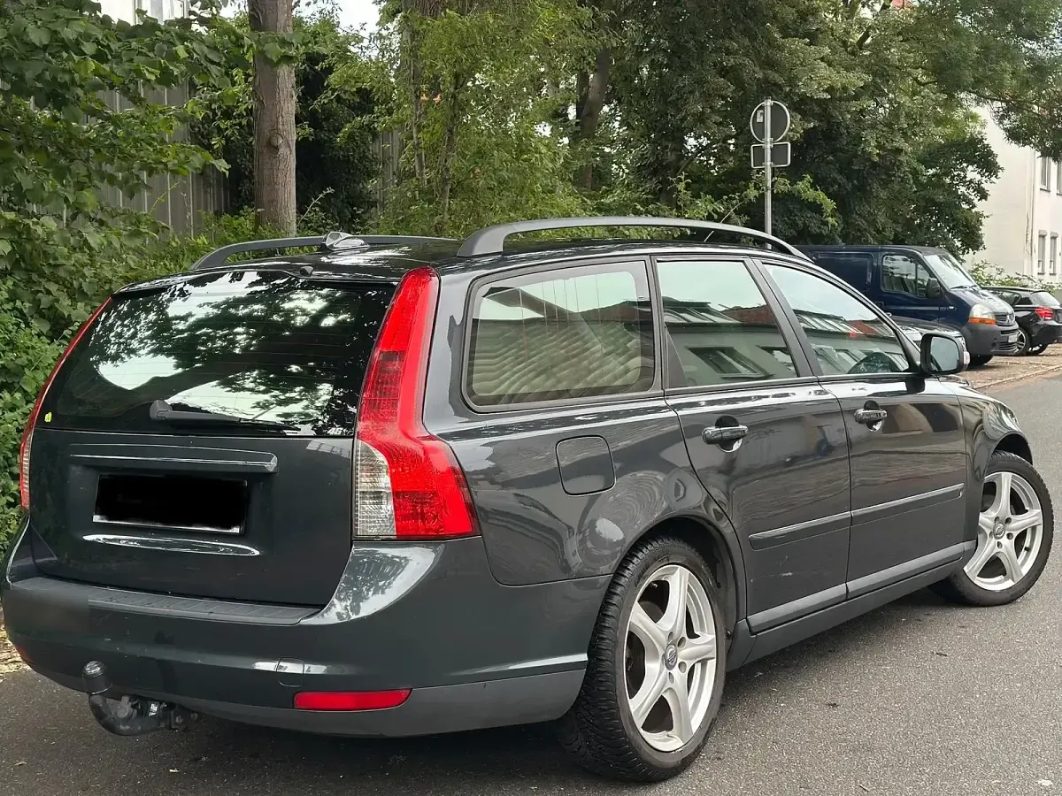 Gebraucht Volvo V50 110 PS (80 kW) 2011 Grau Kombi
