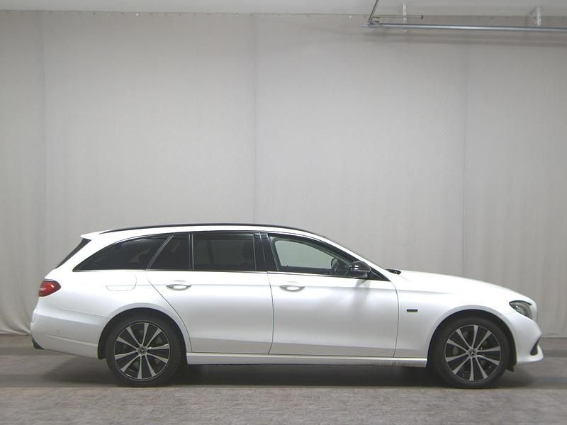 Weiss Gebraucht 2019 Mercedes E300 Avantgarde Kombi | 22.480 € (Fairer Preis) - Bild 1/4