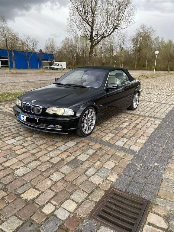 Gebraucht BMW 330 Performance 231 PS (169 kW) 2001 Schwarz Cabrio