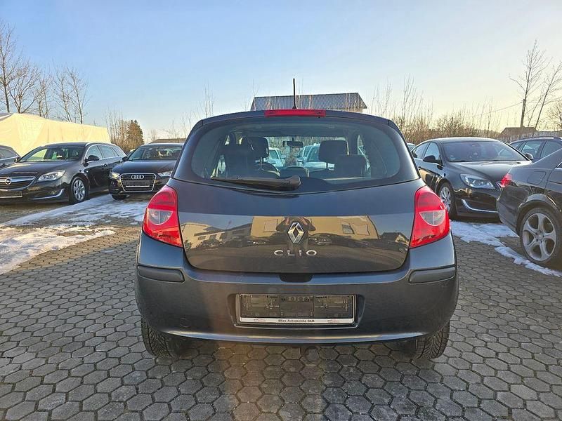 Gebraucht Renault Clio III Dynamique 88 PS (64 kW) 2006 Grau Kleinwagen