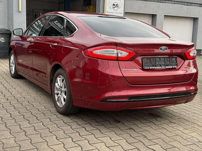 Gebraucht Ford Mondeo 140 PS (102 kW) 2018 Rubyrot (metallic) Limousine