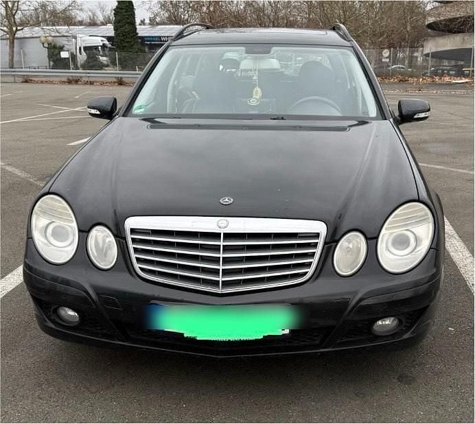 Schwarz Gebraucht 2006 Mercedes E220 Kombi | 2.200 € (Superpreis) - Bild 1/4