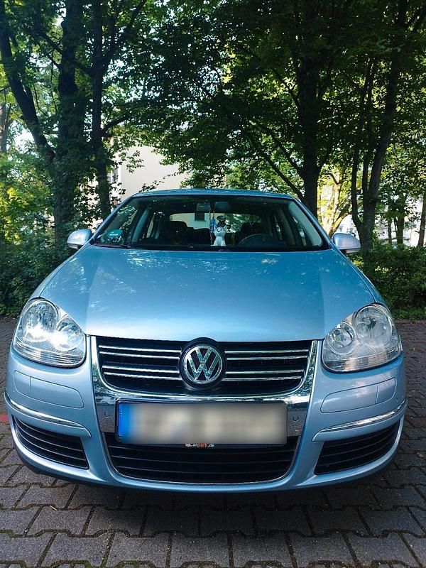 Gebraucht 2009 VW Jetta Limousine | 3.700 € (Etwas zu teuer) - Bild 1/4