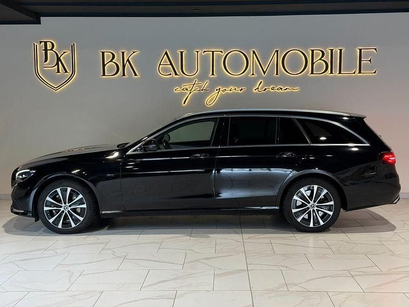 Gebraucht Mercedes E300 Avantgarde 194 PS (142 kW) 2021 Schwarz Limousine