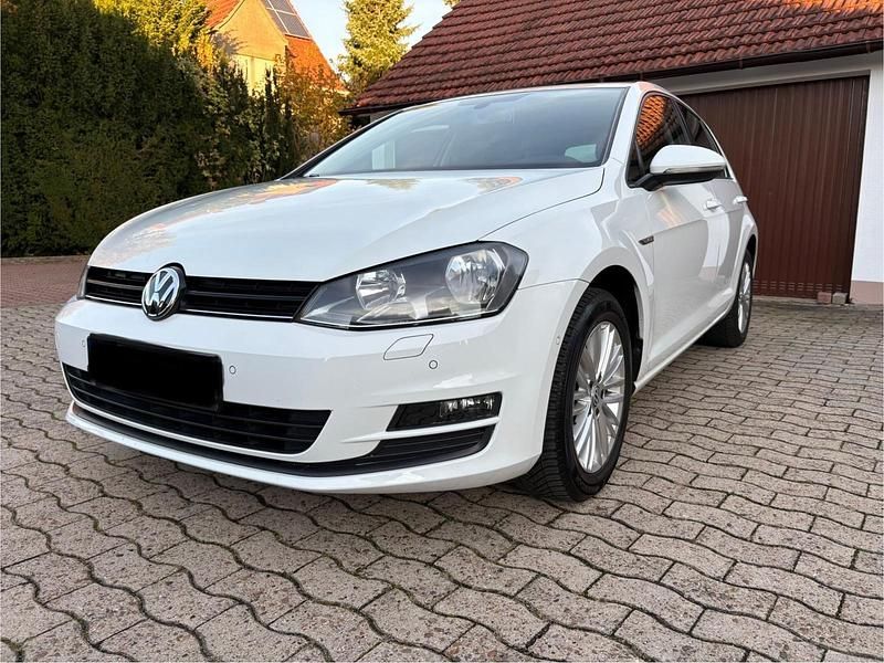 Weiß Gebraucht 2014 VW Golf VII Edition Kleinwagen | 9.999 € (Fairer Preis) - Bild 1/4