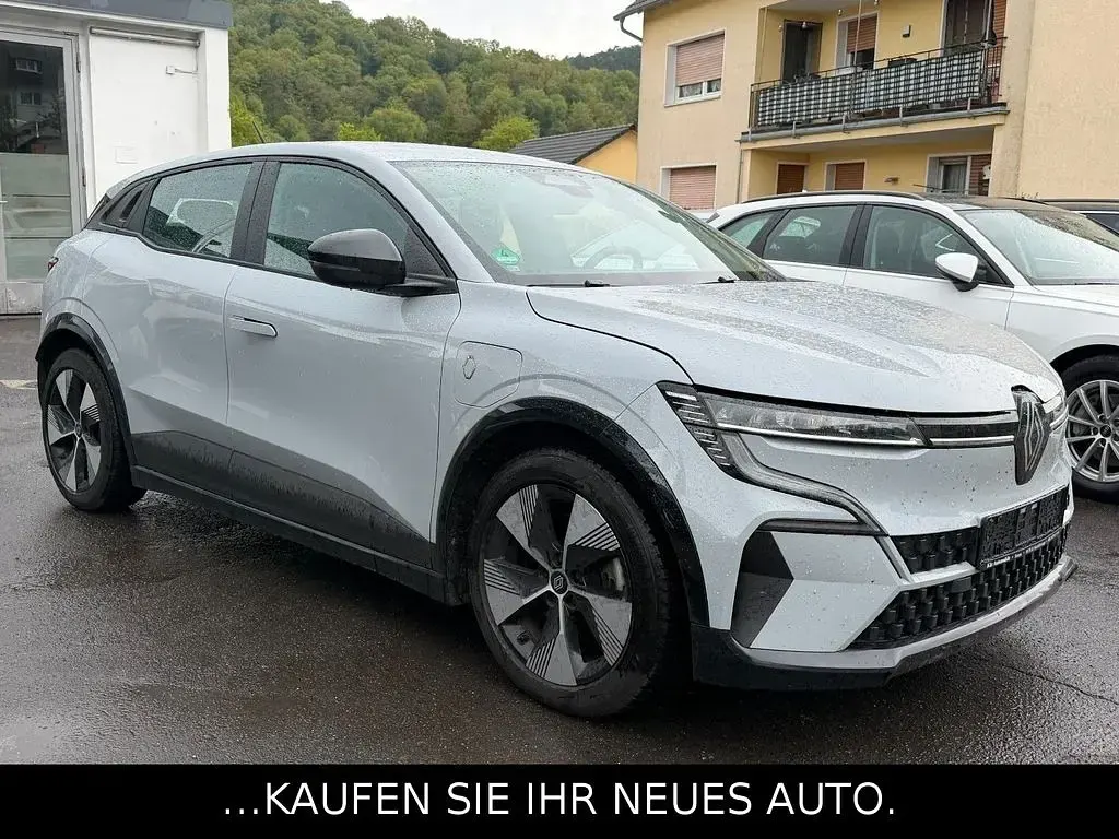 Gebraucht Renault Megane E-Tech Equilibre 160 kW (218 PS) 2022 Weiß Limousine