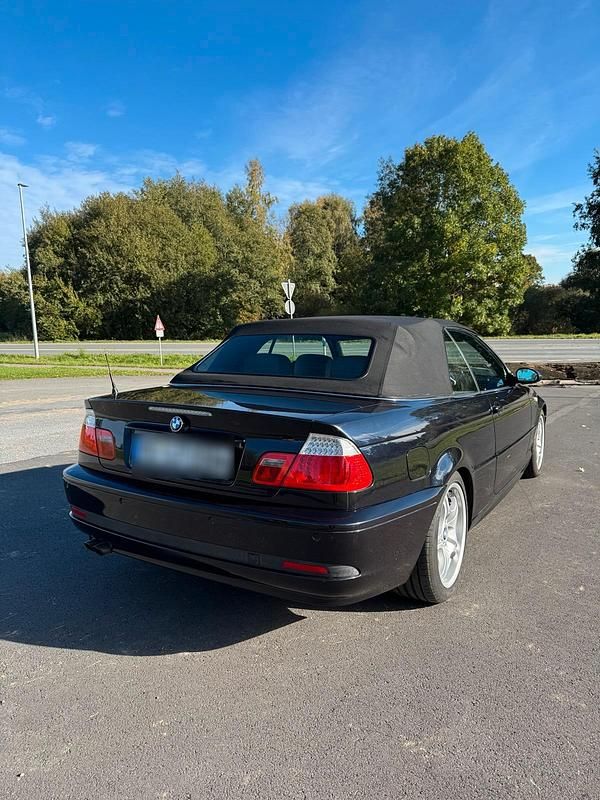 Gebraucht BMW 320 Cabriolet 170 PS (125 kW) 2005 Schwarz Cabrio