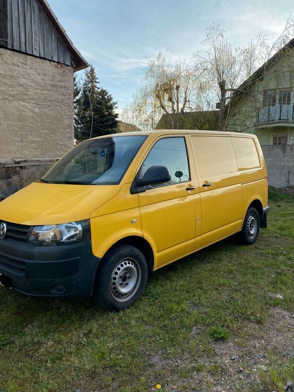 Gelb Gebraucht 2013 VW T5 Van | 5.500 € - Bild 1/4