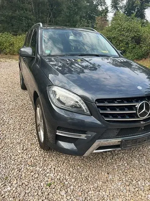 Gebraucht Mercedes ML350 258 PS (189 kW) 2014 Grau SUV