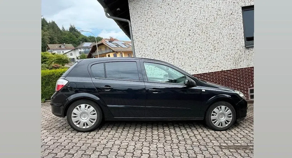 Gebraucht Opel Astra 140 PS (102 kW) 2006 Schwarz Kleinwagen