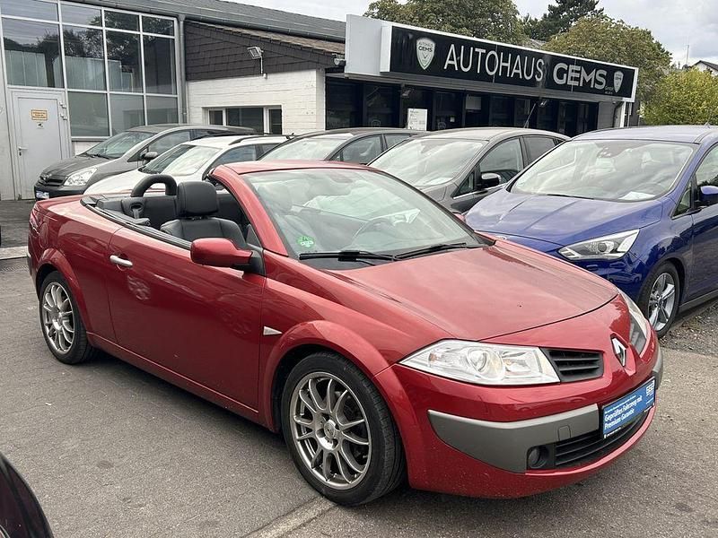 Rot Gebraucht 2006 Renault Mégane II Dynamique Cabrio | 2.990 € (Fairer Preis) - Bild 1/4