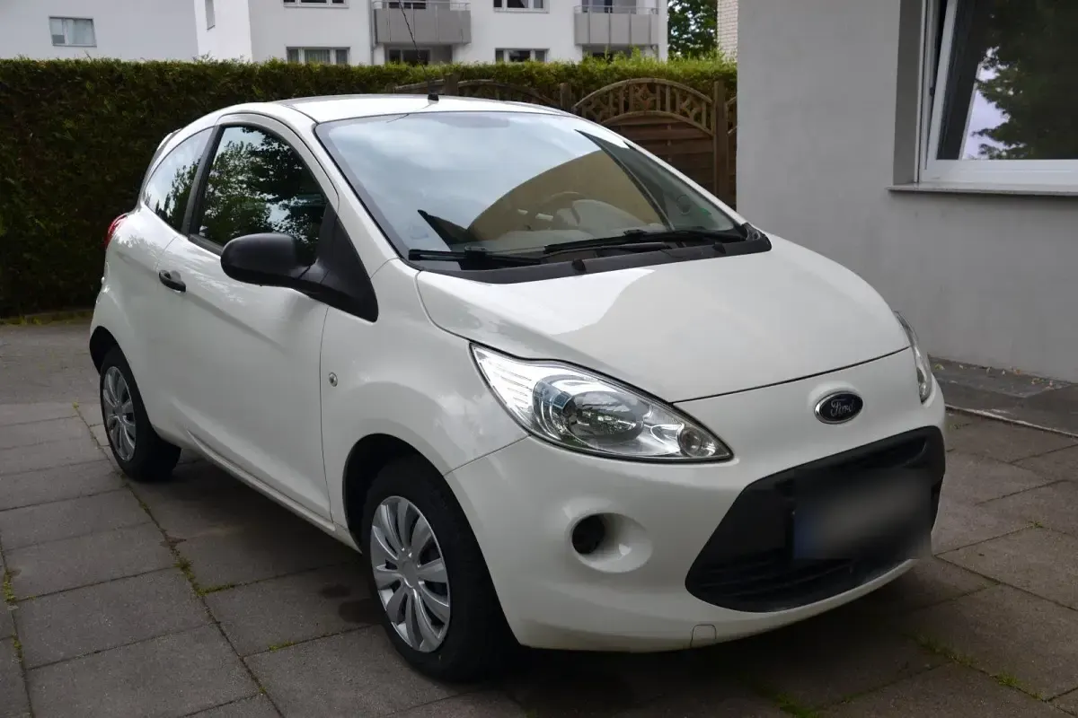 Gebraucht Ford Ka 70 PS (51 kW) 2013 Weiß Kleinwagen