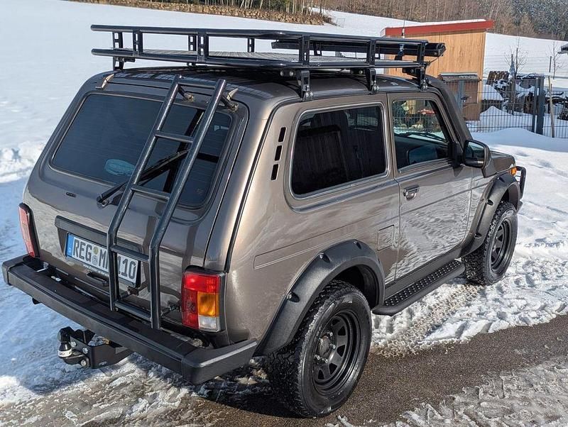 Gebraucht Lada niva 83 PS (61 kW) 2020 Beige SUV