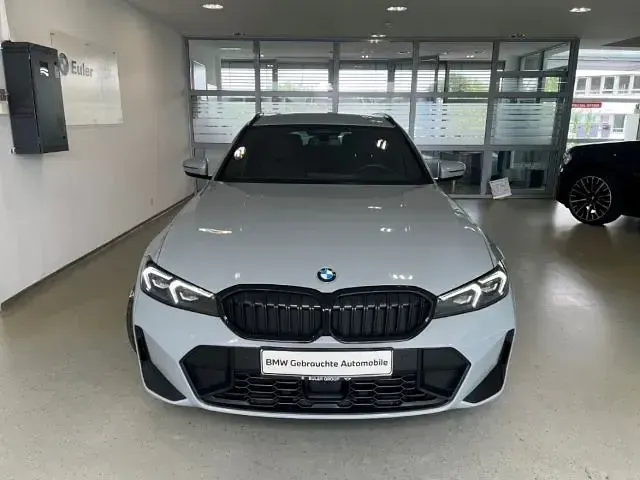 Gebraucht BMW 330 Performance 245 PS (180 kW) 2023 Grau Kombi
