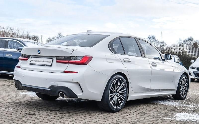 Gebraucht BMW 318 M Sport 156 PS (114 kW) 2022 Weiß Limousine