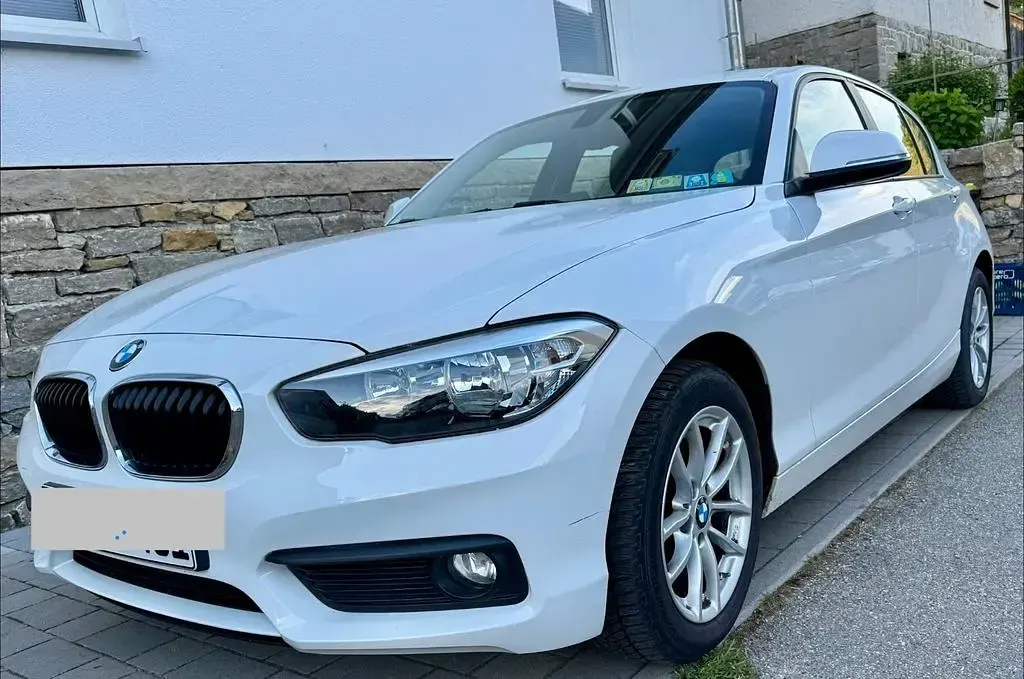 Gebraucht BMW 116 Advantage 116 PS (85 kW) 2015 Weiß Kleinwagen