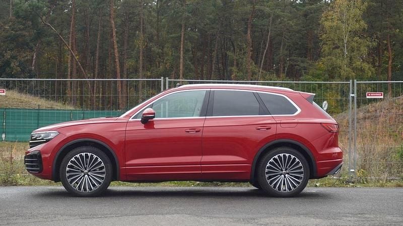 Gebraucht VW Touareg 389 PS (286 kW) 2023 Rot SUV