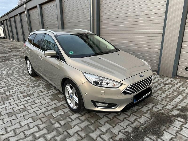 Gold Gebraucht 2015 Ford Focus Titanium Kombi | 9.000 € (Fairer Preis) - Bild 1/4