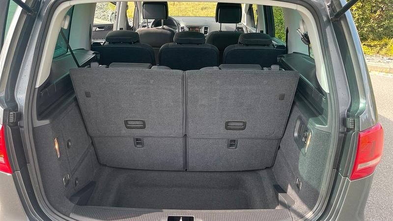 Gebraucht VW Sharan 140 PS (102 kW) 2014 Grau Van / Kleinbus