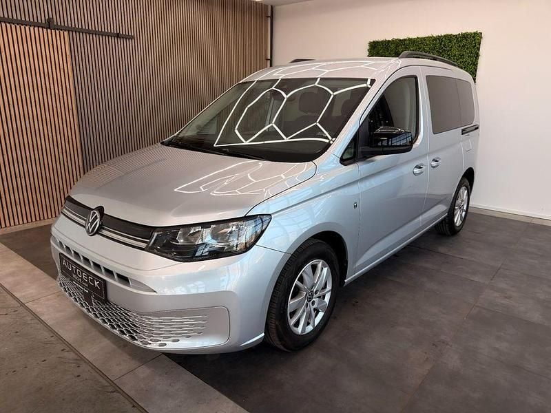 Second-hand VW Caddy 122 CP (89 kW) 2022 Argintiu Monovolum