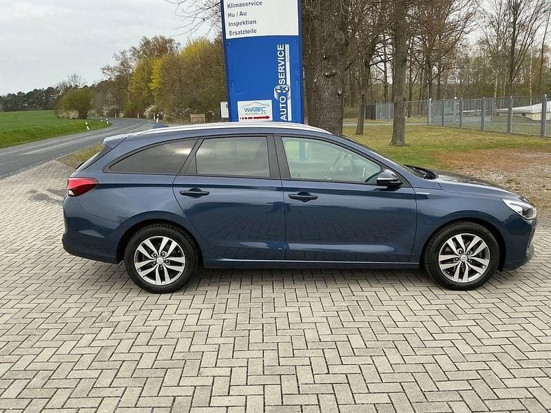 Gebraucht Hyundai i30 140 PS (102 kW) 2017 Blau Kombi