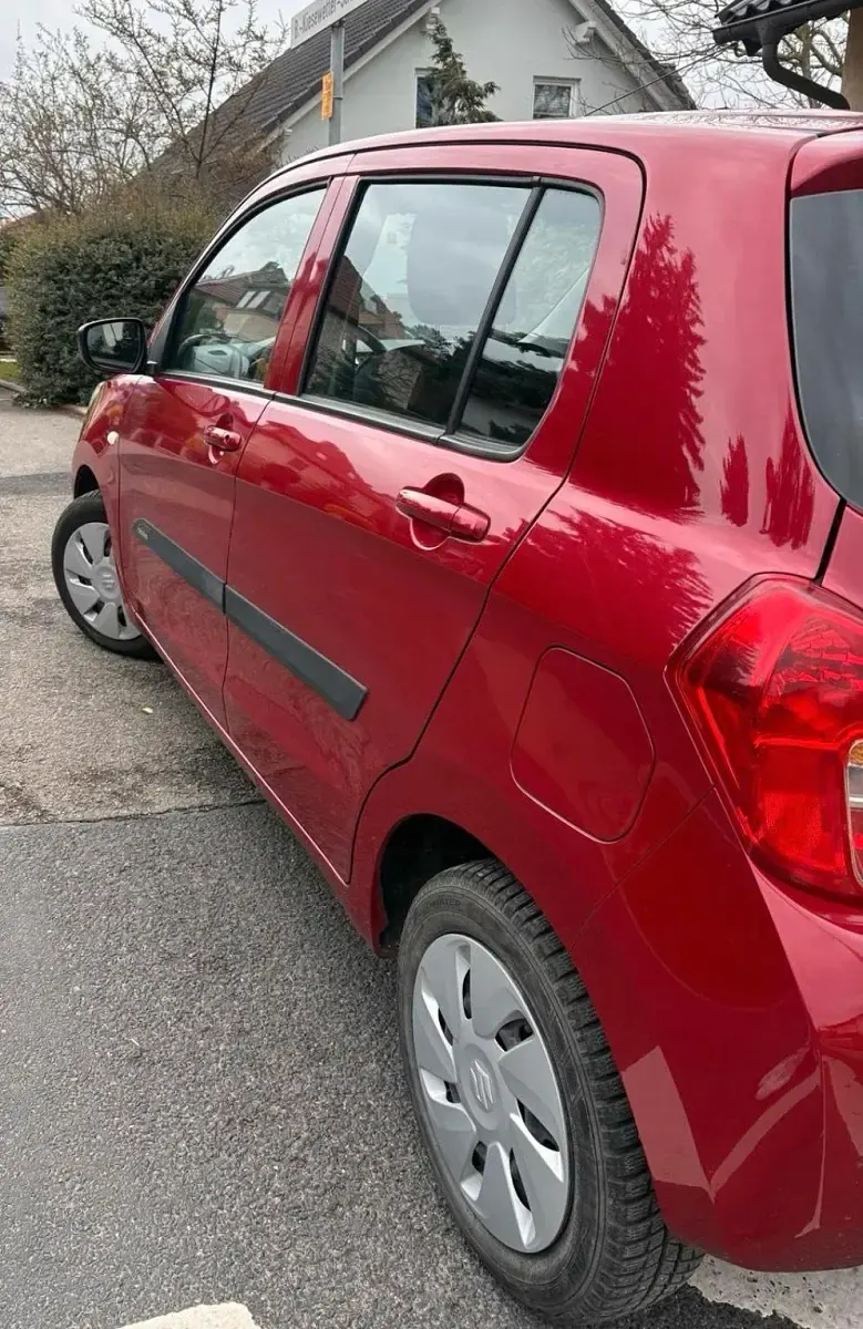 Gebraucht Suzuki Celerio 68 PS (50 kW) 2015 Rot Kleinwagen
