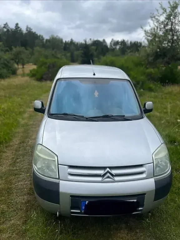 Gebraucht Citroën Berlingo 75 PS (55 kW) 2006 Silber Van / Kleinbus